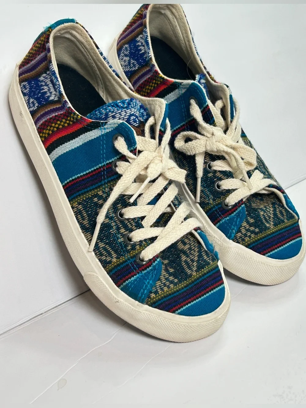 Inkkas Blue Multicolor Woven Tribal Low Top Sneakers Women’s 6 Men’s 4